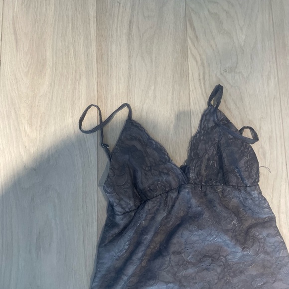 COPY - Alice + Olive Lace Dress - Picture 4 of 7